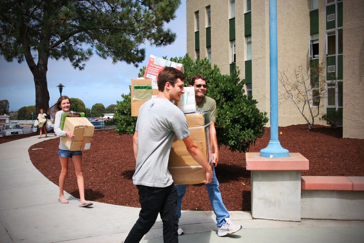 Campus move in