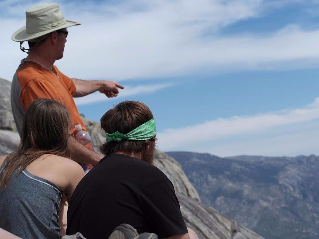 Science faculty points over the horizon while students look forward